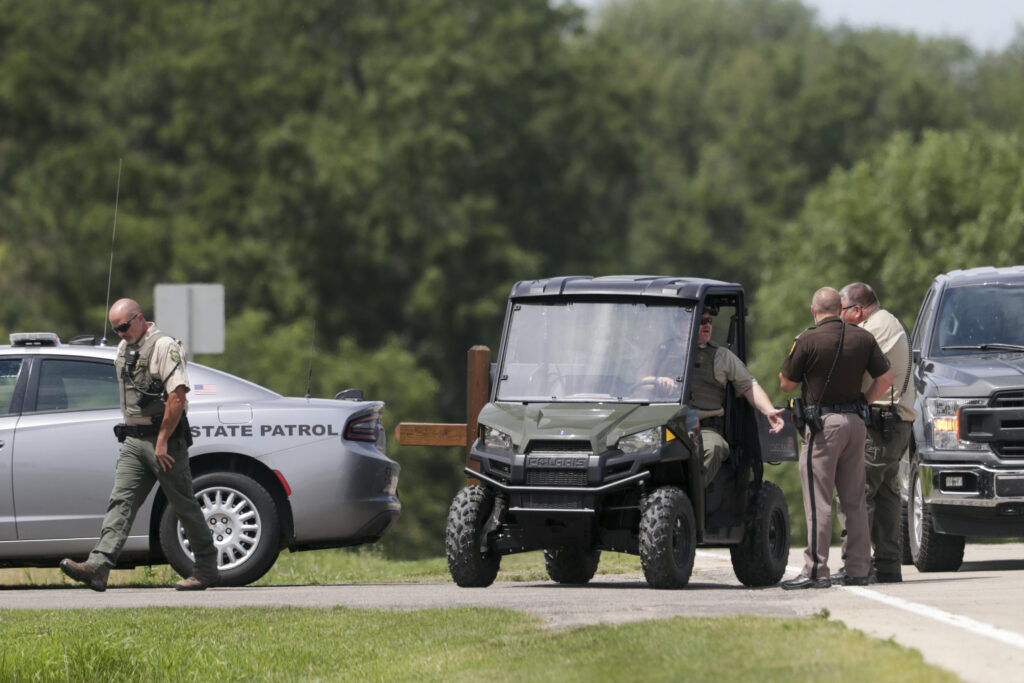 Police: Gunman kills 3 at Iowa state park; shooter also dead