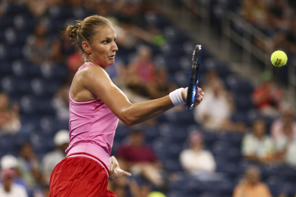 Pliskova tops Azarenka to reach quarters at US Open