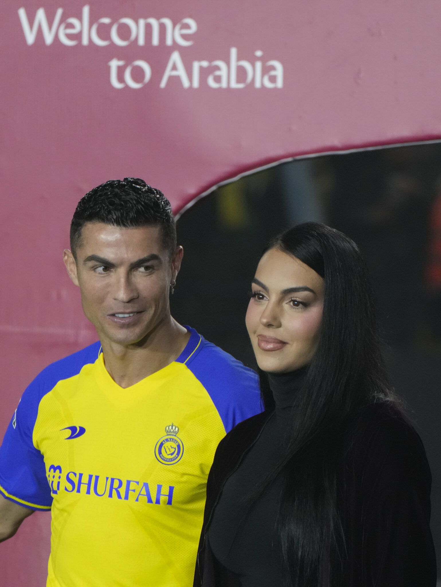 Thousands of Saudi fans cheer as Ronaldo unveiled at Al Nassr, Football  News