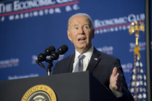 Biden Criticizes Trump’s Economic Policies, Praises Fed’s Rate Cut