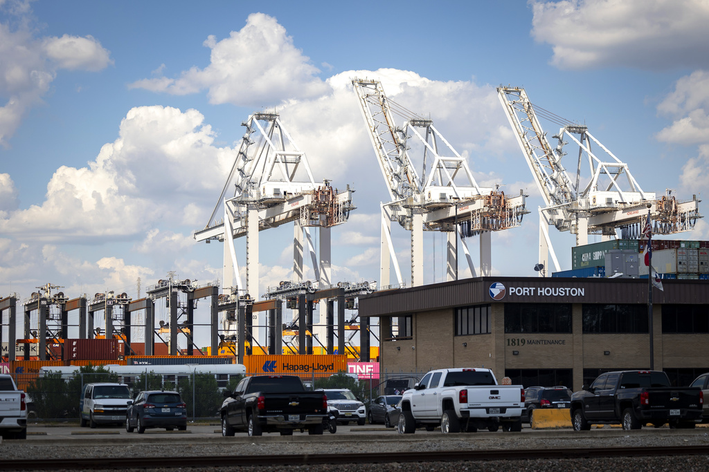 Dockworkers Strike Suspended: U.S. Ports Resume Operations