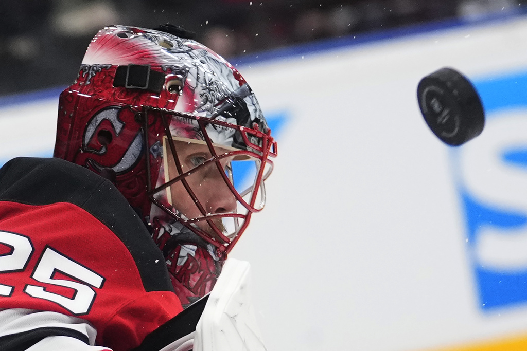 Devils Beat Sabres 4-1 in NHL Season Opener in Prague