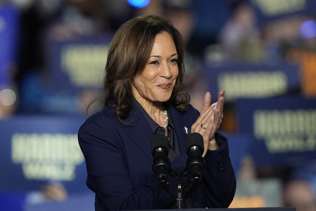 Harris and Trump Battle for Union and Swing Voters in Michigan