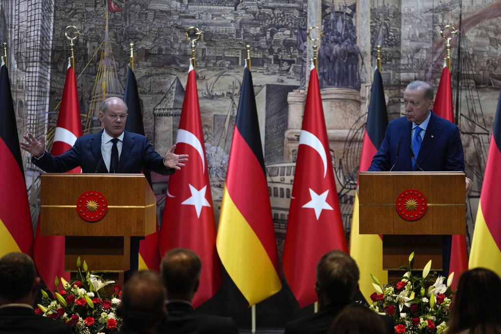 Turkey and Germany Clash Over Israel Amid Talks on Defense