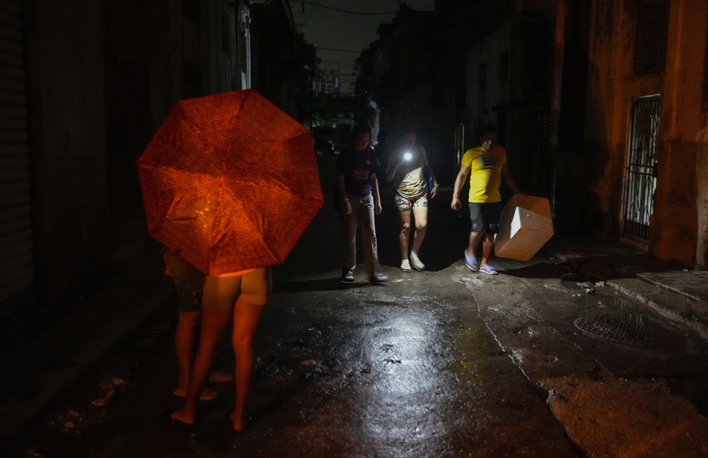 Oscar Drenches Eastern Cuba, Threatens Floods and Mudslides