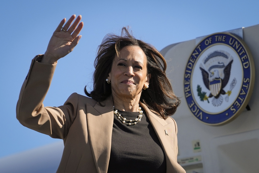 Harris Ramps Up Anti-Trump Message as Campaign Closes