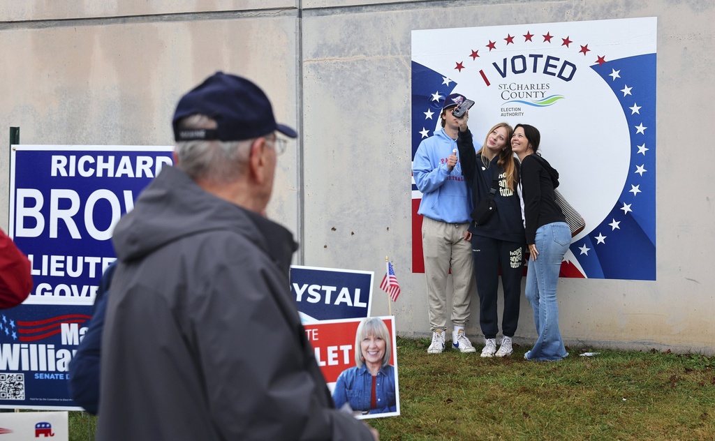 Missouri GOP Official Seeks to Halt Early Voting Over Observers