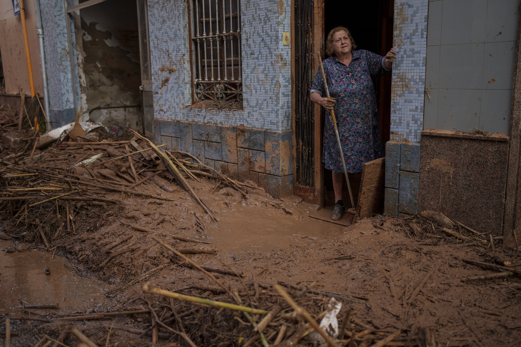 Spain Floods Devastate Paiporta, Leaving Town and Lives in Ruins