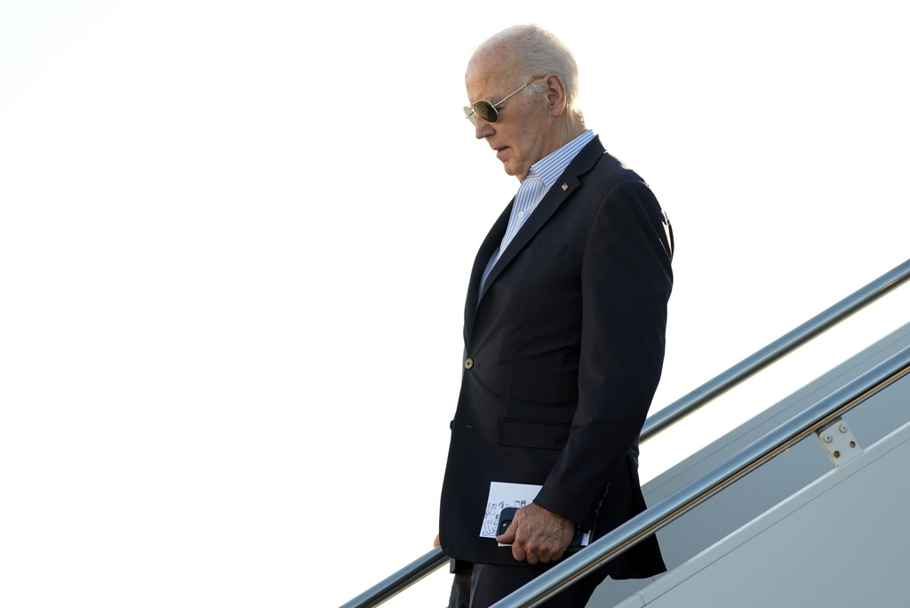 Biden Returns to Pennsylvania for Harris Rally, Takes Aim at Trump