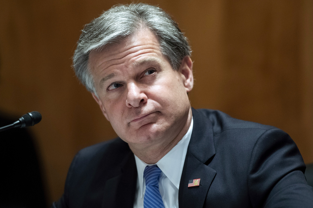 Trump Considers Replacing FBI Director Wray, Says VP Vance