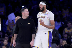 Lakers’ Anthony Davis Clears Eye Injury, To Play Against Memphis