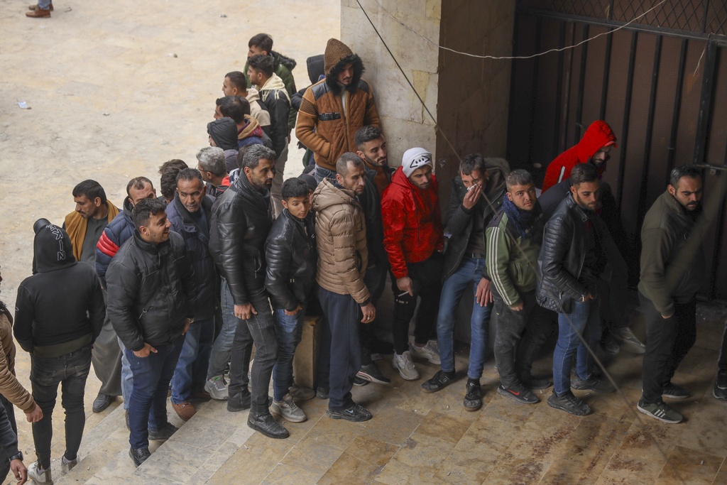 Syrian Rebels Advance, Regime Weakens Amid Global Shifts