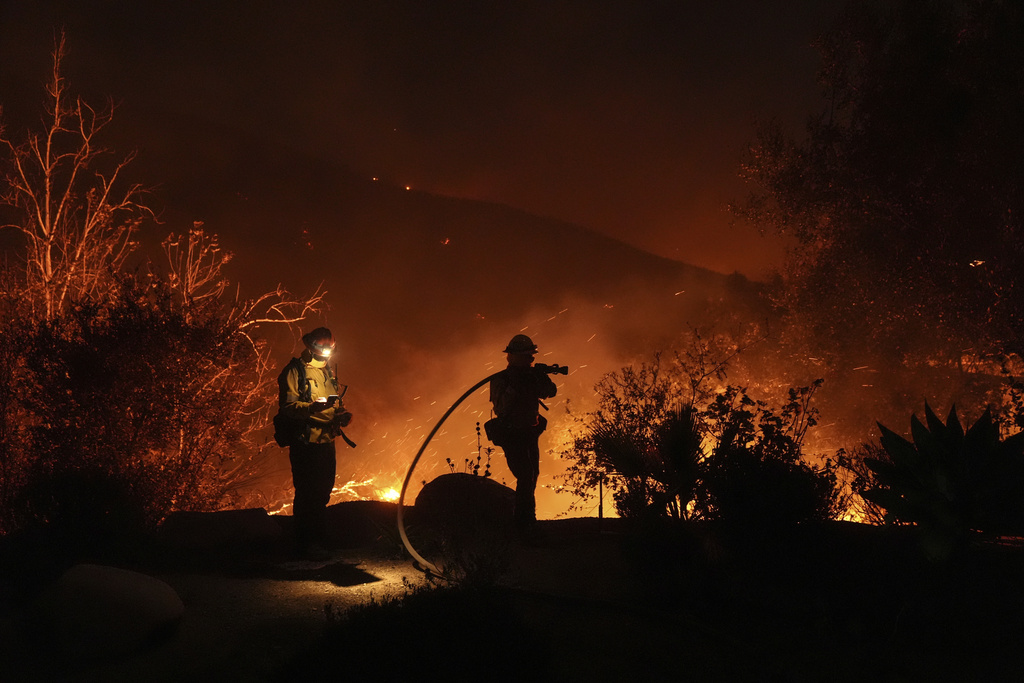 Franklin Fire Forces Thousands to Flee Malibu as Winds Subside