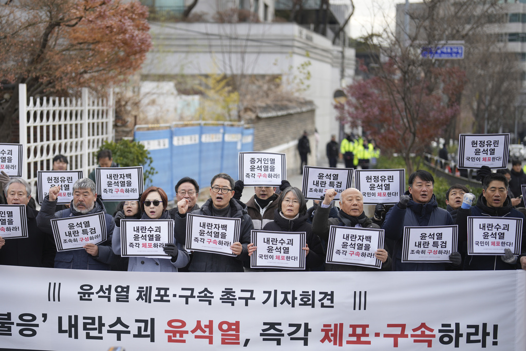 Updated Story: South Korea Court Issues Warrants for Yoon