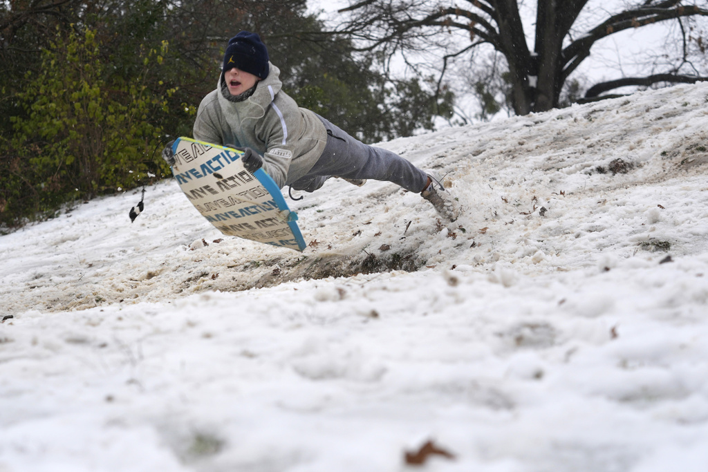 Snow and Ice Cripple U.S. South: States Declare Emergencies