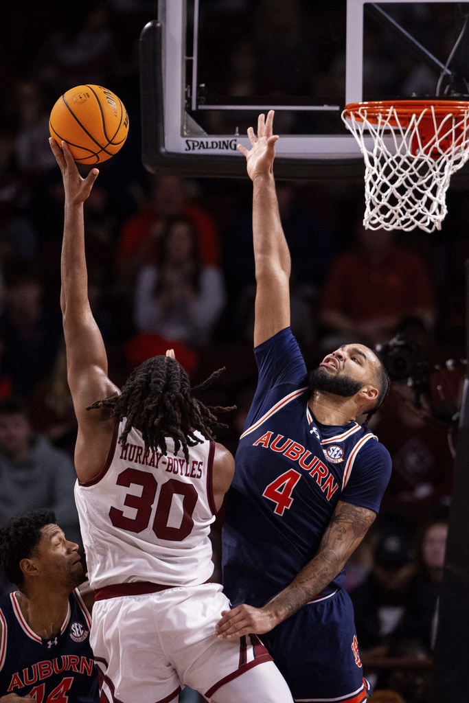 Auburn's Johni Broome Injures Ankle in Key Win