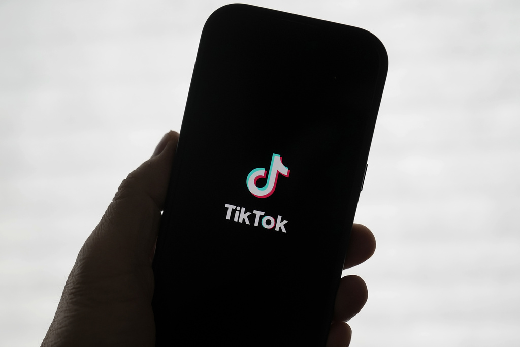 TikTok Restores Service After Trump Announces Delay on Ban