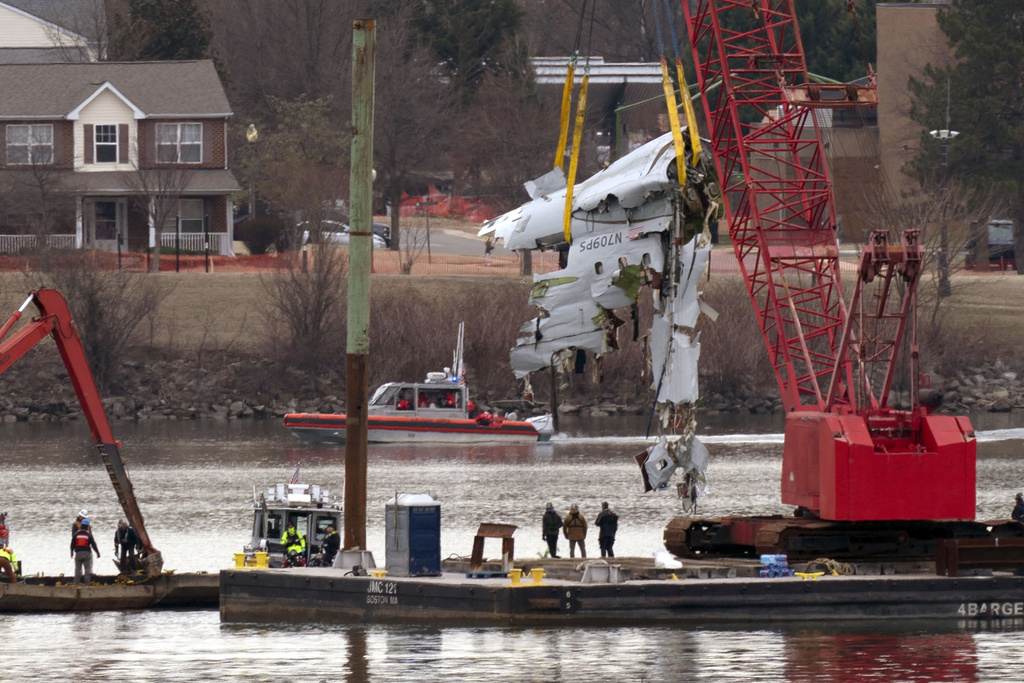 American Airlines Jet, Army Helicopter Collide Over Potomac