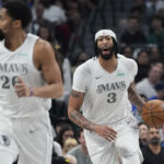 Anthony Davis Injured in First Game With Dallas Mavericks