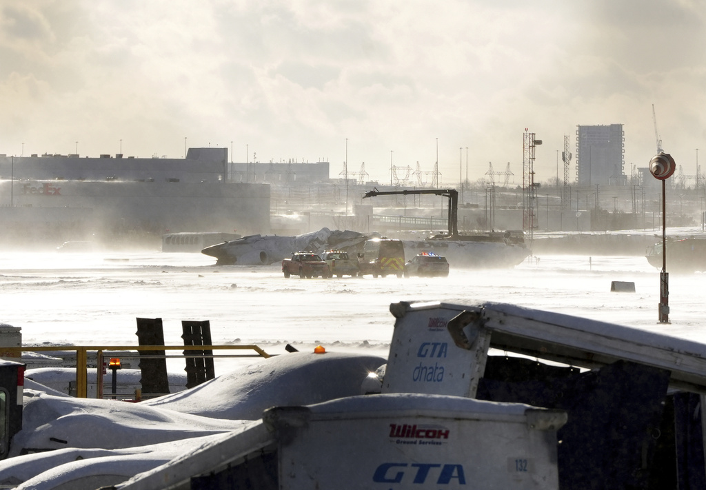 Delta Jet Flips at Toronto Airport, All 80 Survive