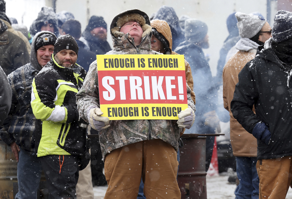 New York Fires 2,000 Prison Guards Amid Illegal Strike