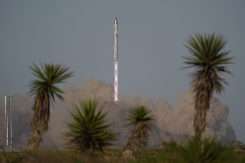 SpaceX Starship Launch Ends in Failure as Contact Lost Midflight