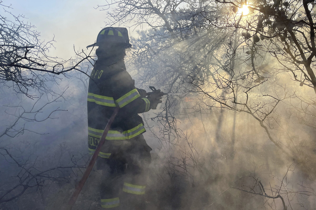 Long Island Wildfires Force Evacuations, Highway Closures