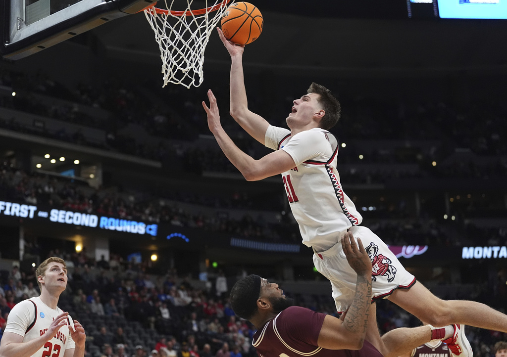 Wisconsin Defeats Montana for First March Madness Win