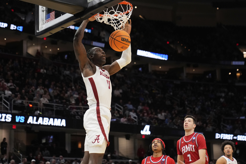 Alabama Survives Robert Morris Upset Scare, Advances